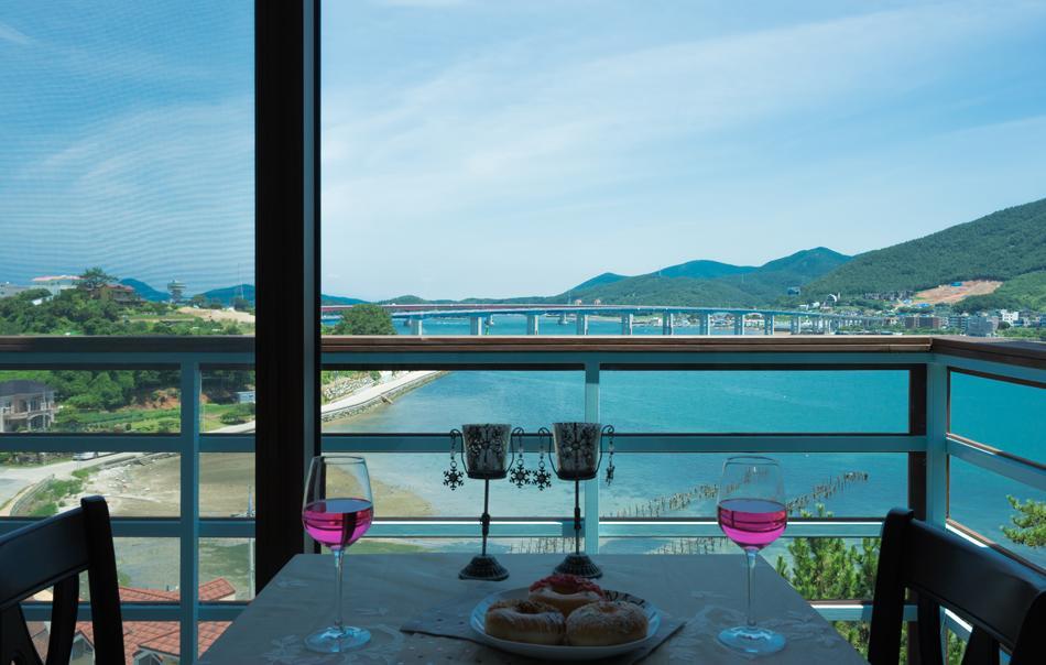Hyacinth Pension Tongyeong Bagian luar foto
